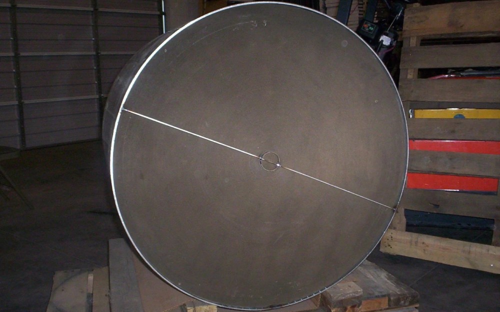 Round catalyst with anti-telescoping bars